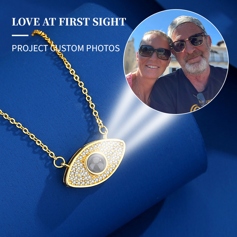Creative Versatile Projection Necklace