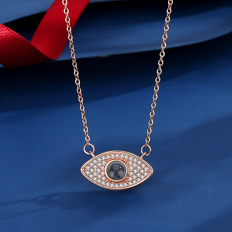 Creative Versatile Projection Necklace