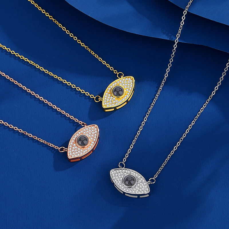 Creative Versatile Projection Necklace