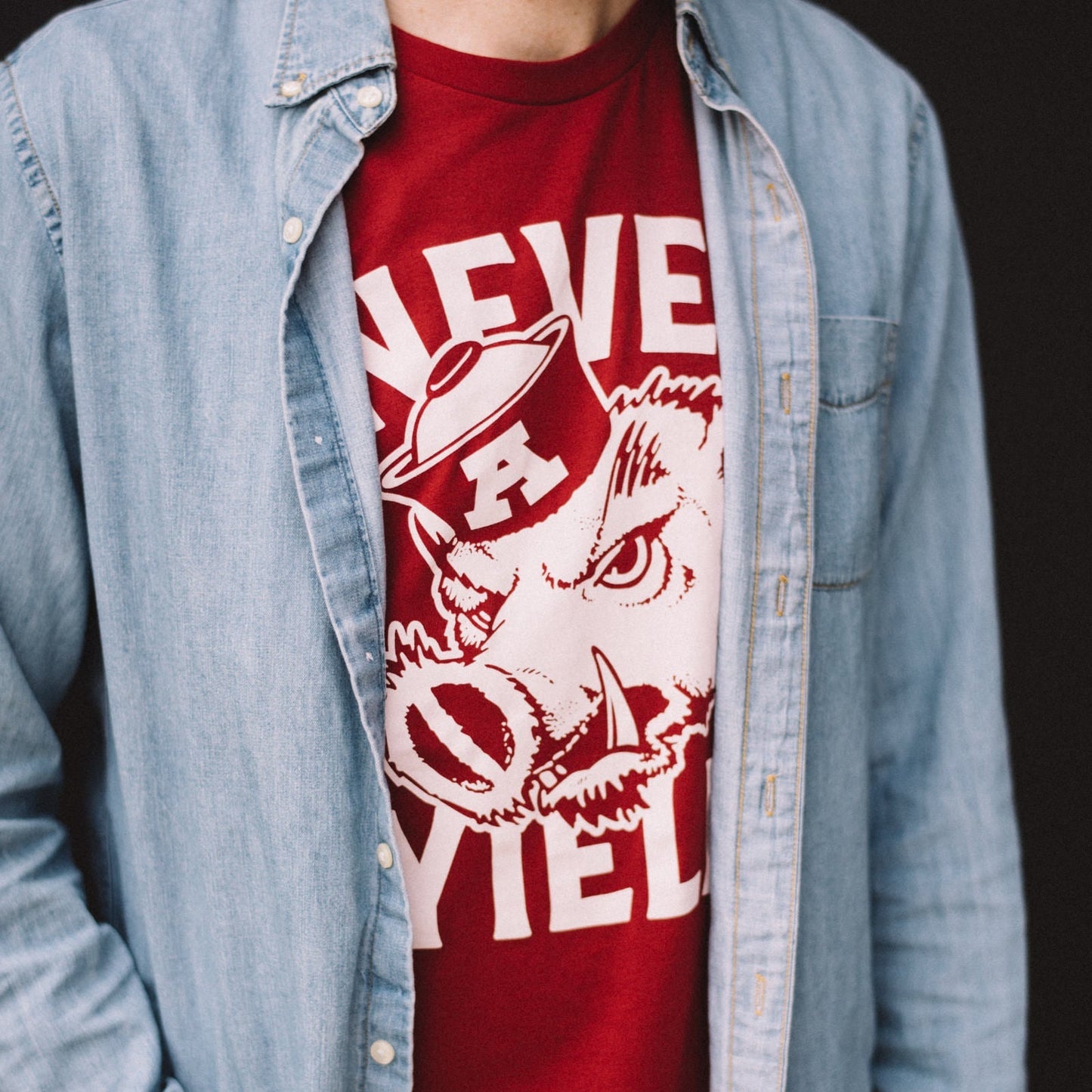 Retro Razorback Never Yield Tee
